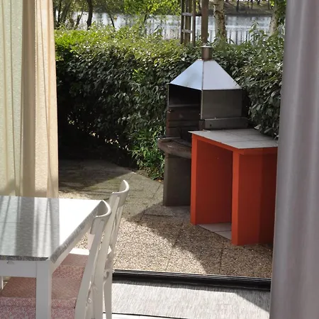 260 Waterfront With Garden Apartment *