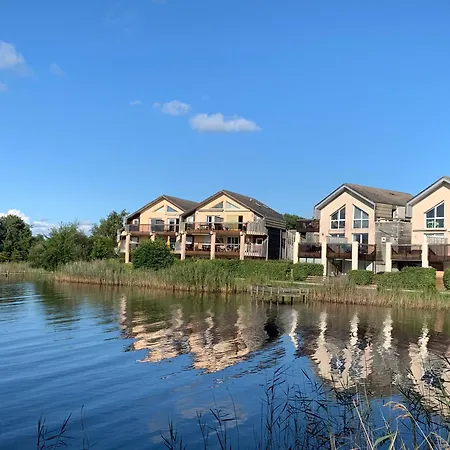 Apartment 260 Waterfront With Garden *