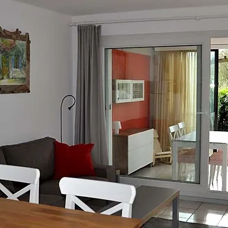 260 Waterfront With Garden アパート *